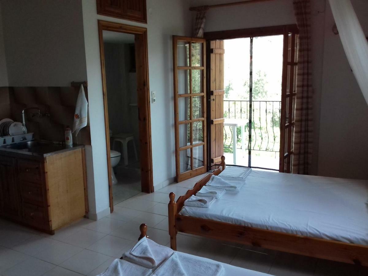 Koutadelias Rooms Kalamos  Exterior photo